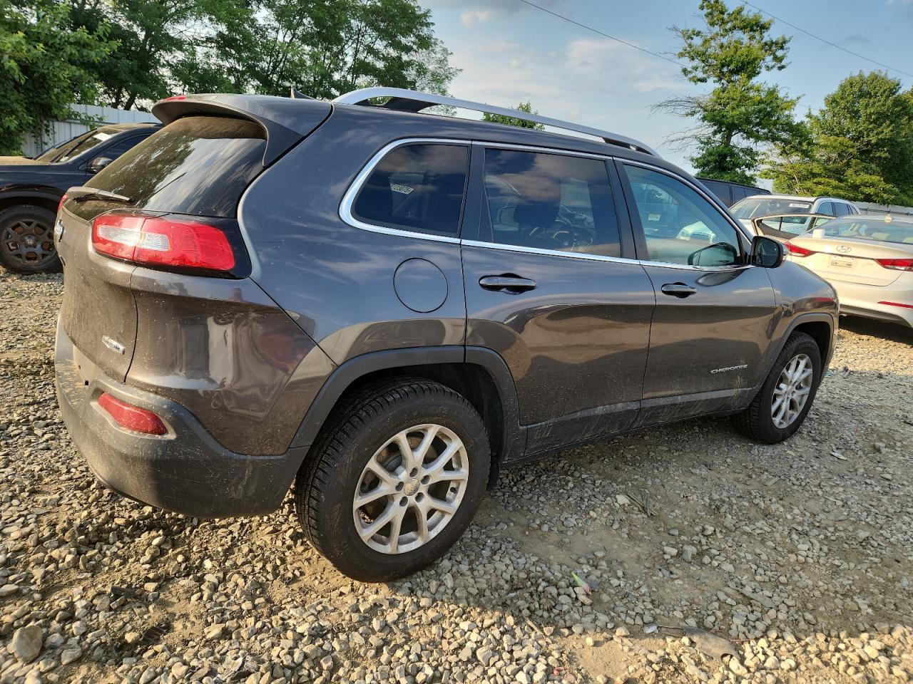 2016 Jeep Cherokee Latitude - Фото 3