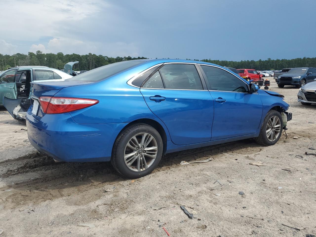 2017 Toyota Camry Le - Фото 3