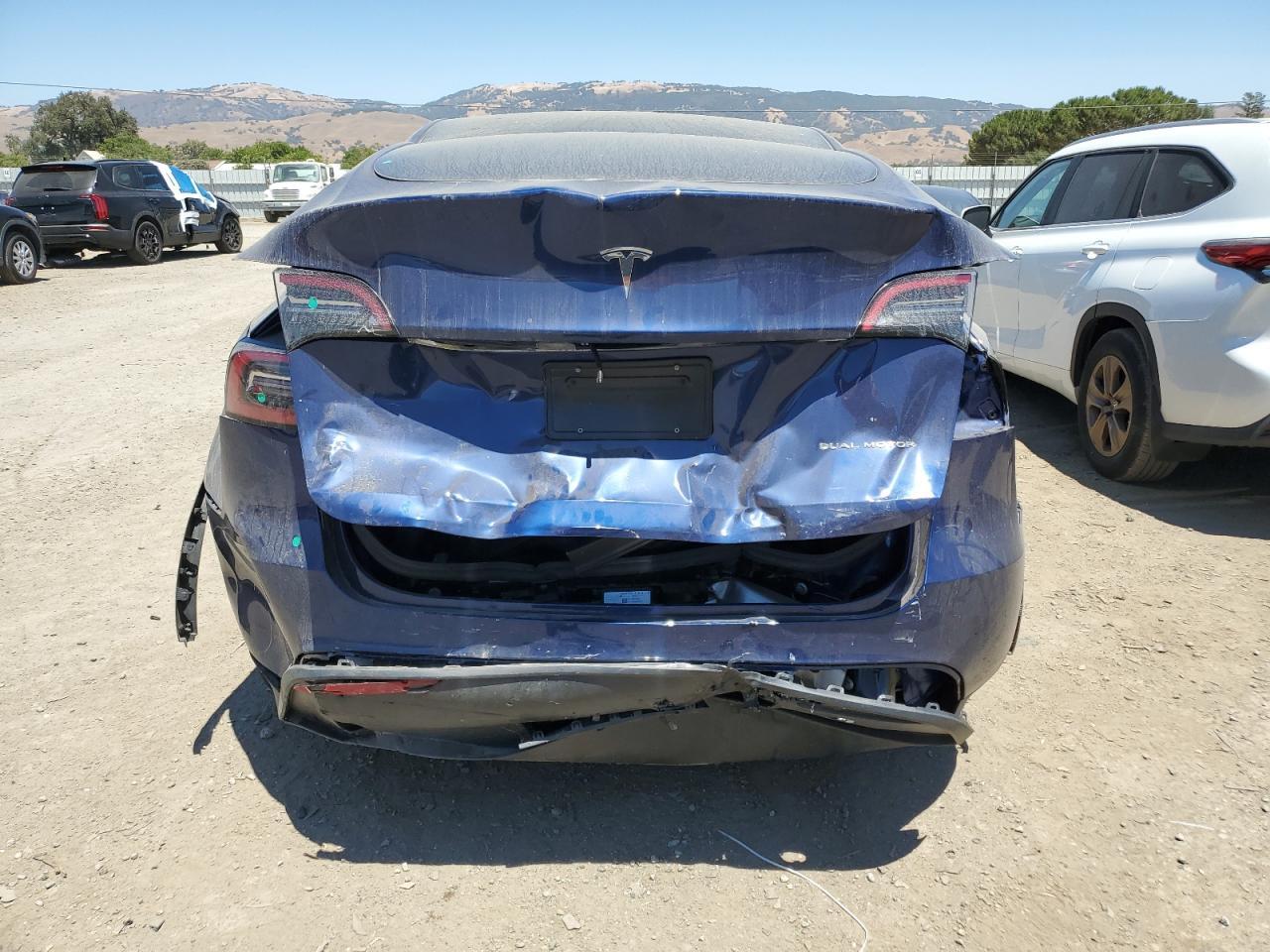 2024 Tesla Model Y - Фото 6