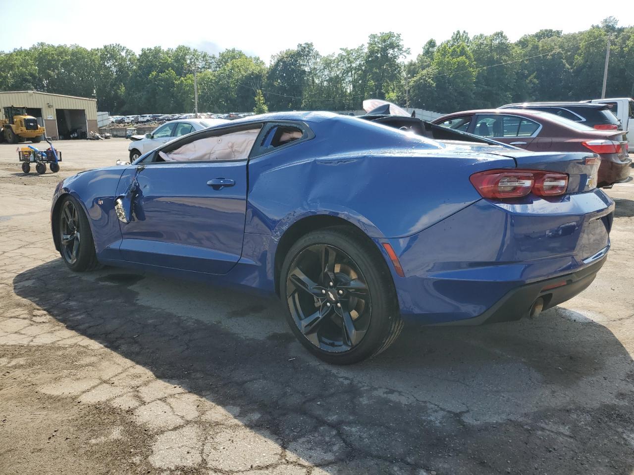 2019 Chevrolet Camaro Ls - Фото 2