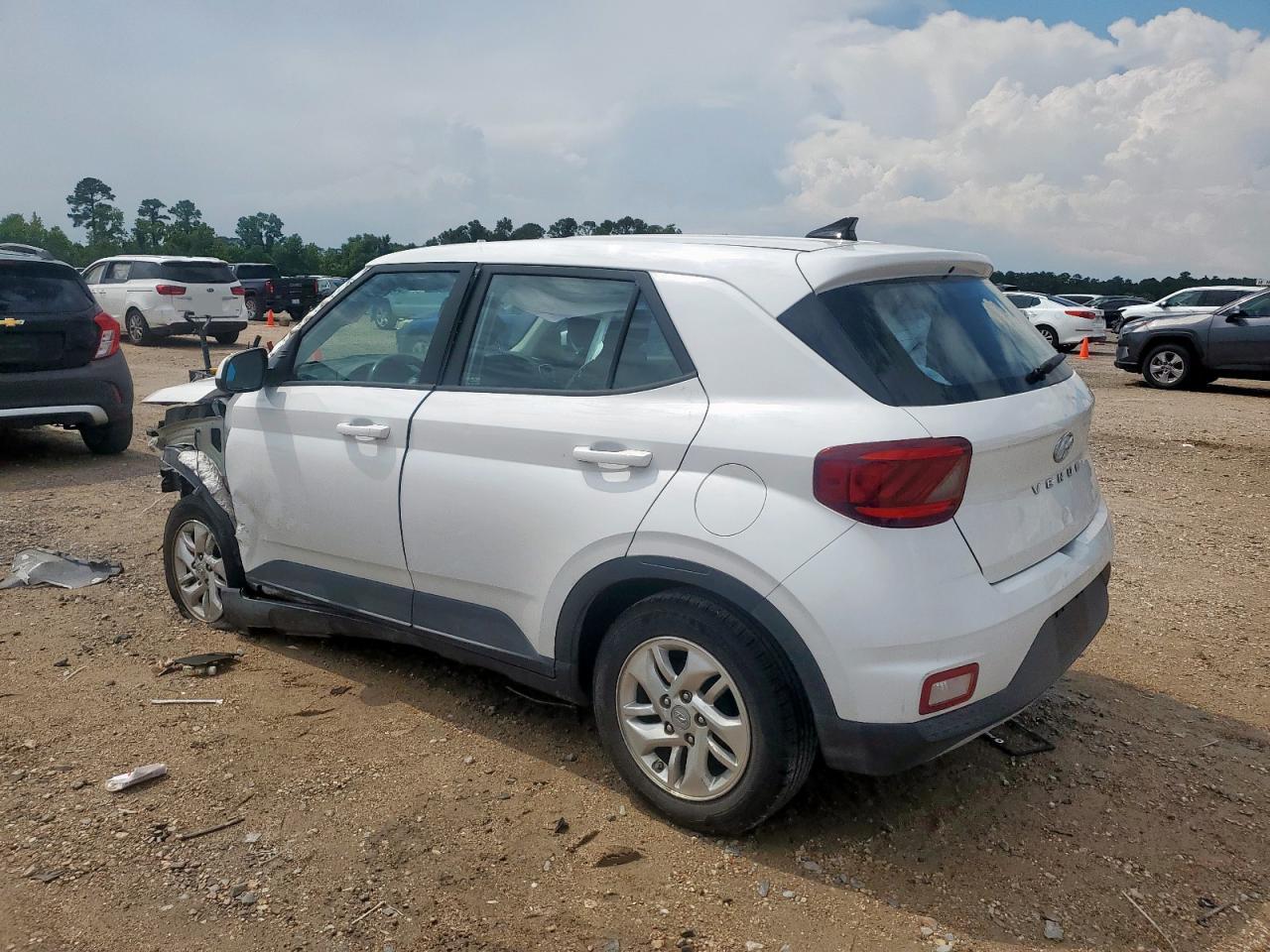 2021 Hyundai Venue Se - Image 2