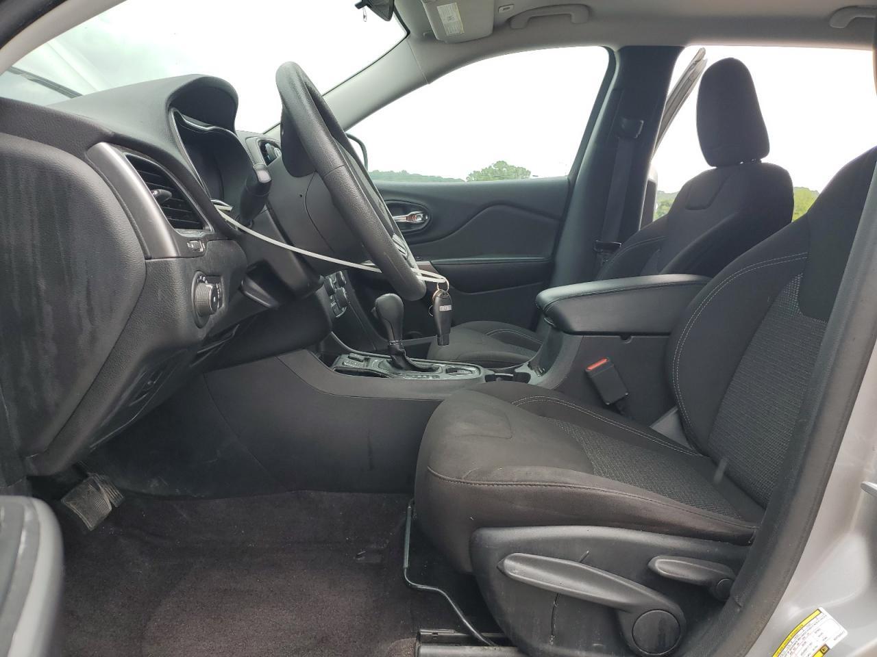 2019 Jeep Cherokee Latitude - Image 7