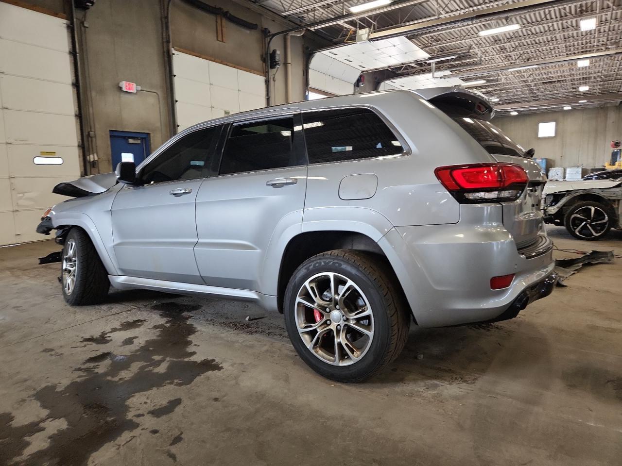 2015 Jeep Grand Cherokee Srt-8 - Фото 2