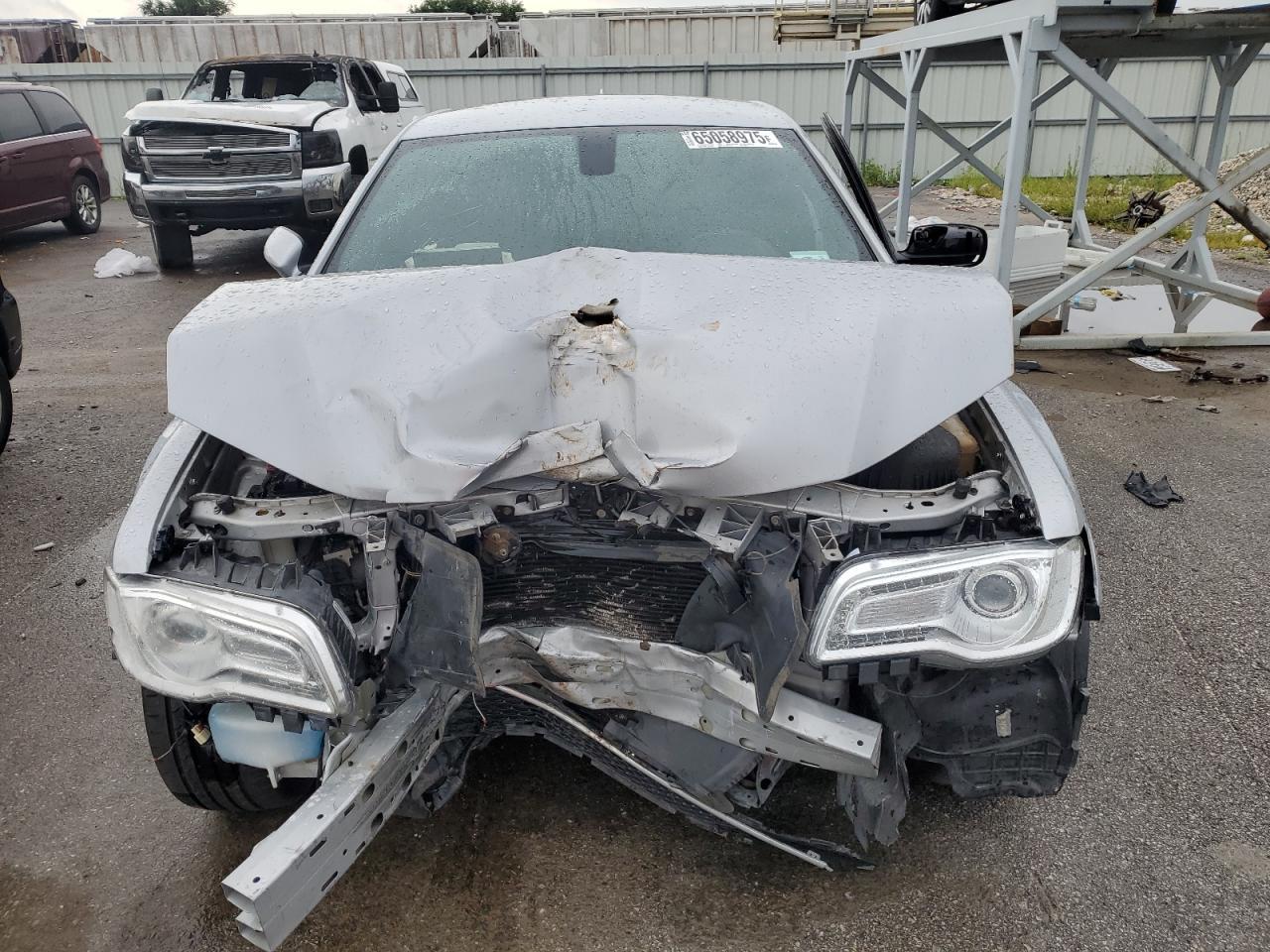 2019 Chrysler 300 S - Фото 5
