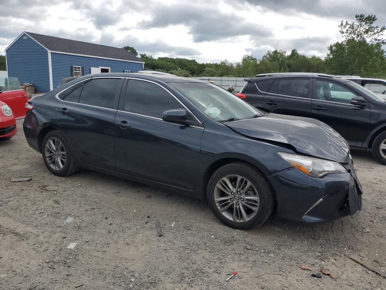 2017 Toyota Camry Le - Image 4