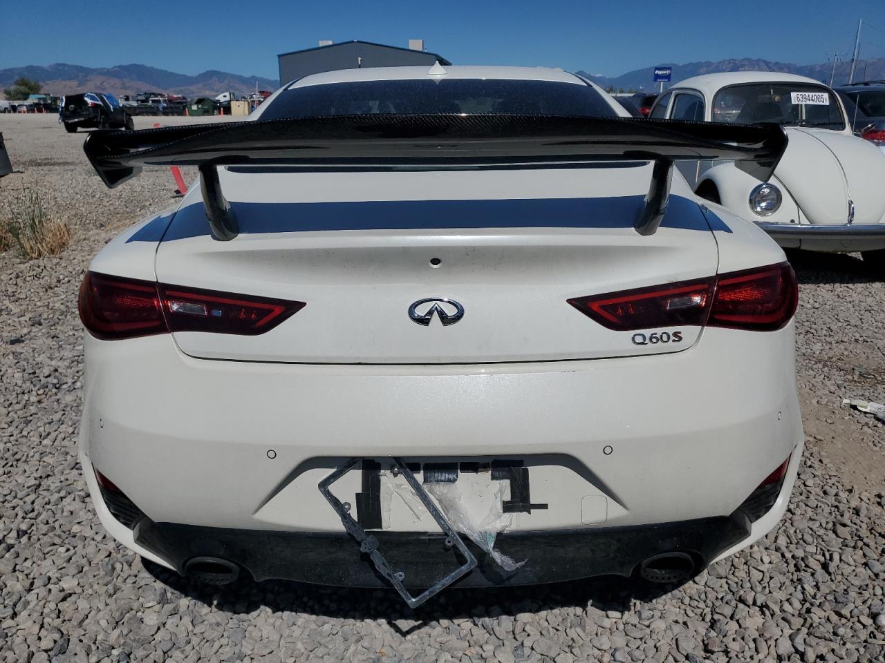 2017 Infiniti Q60 Red Sport 400 - Image 6