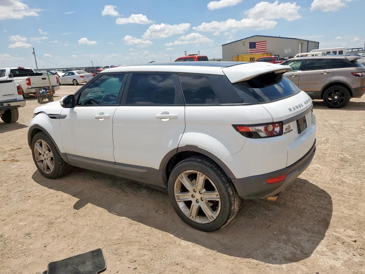 2015 Land Rover Range Rover Evoque Pure Plus - Image 2