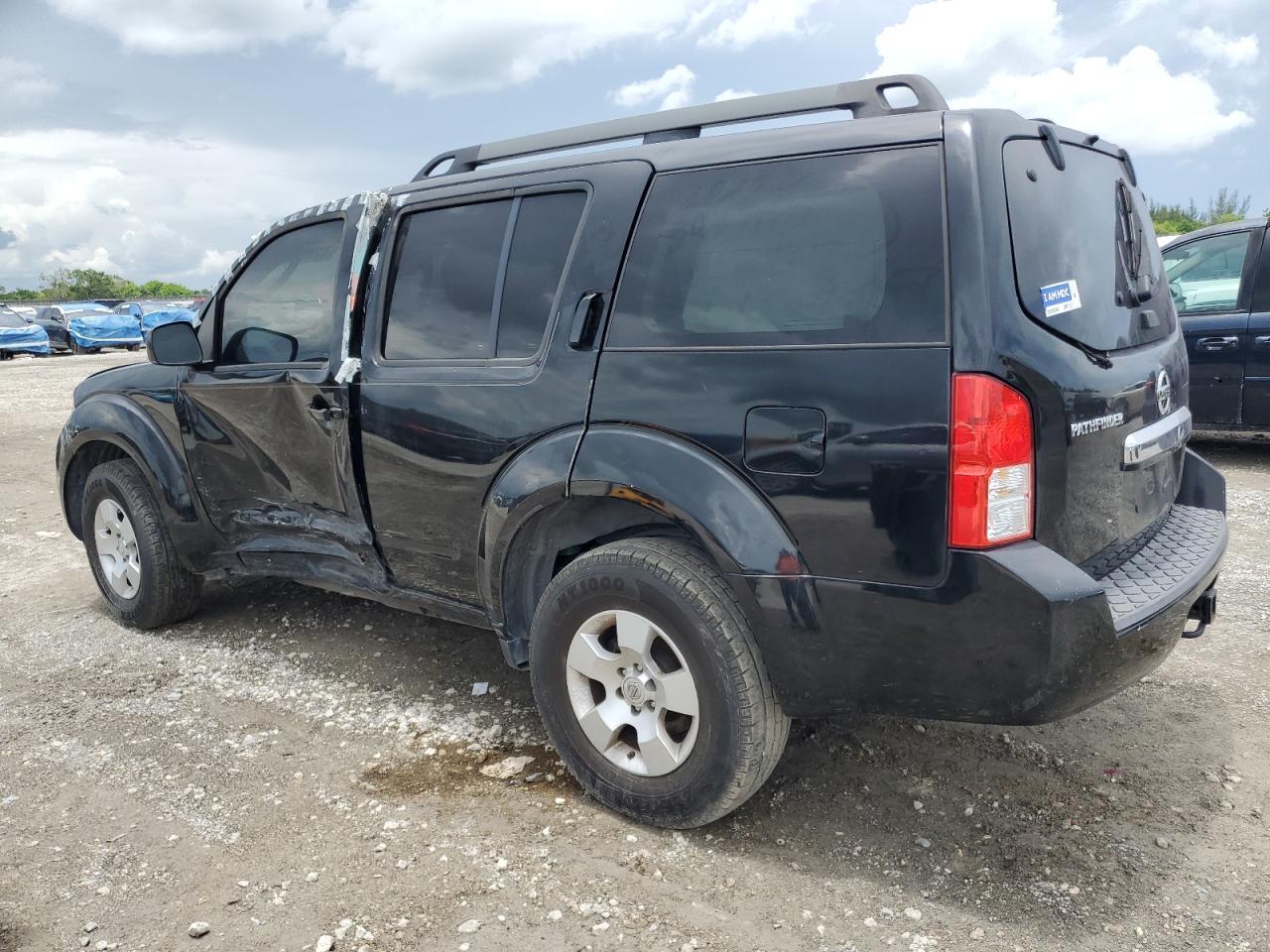 2012 Nissan Pathfinder S - Image 2