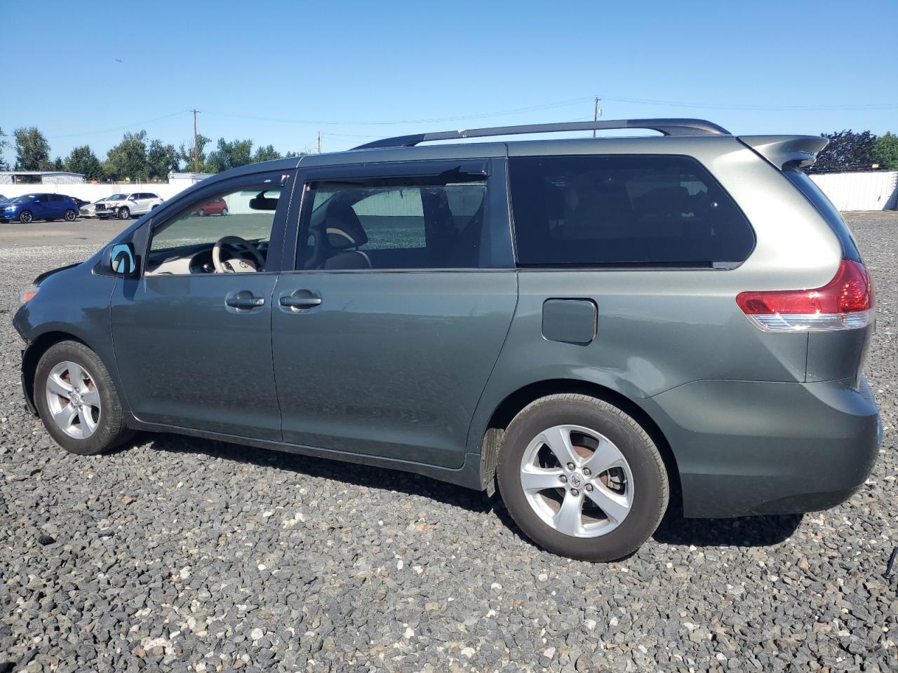 2014 Toyota Sienna Le - Фото 2