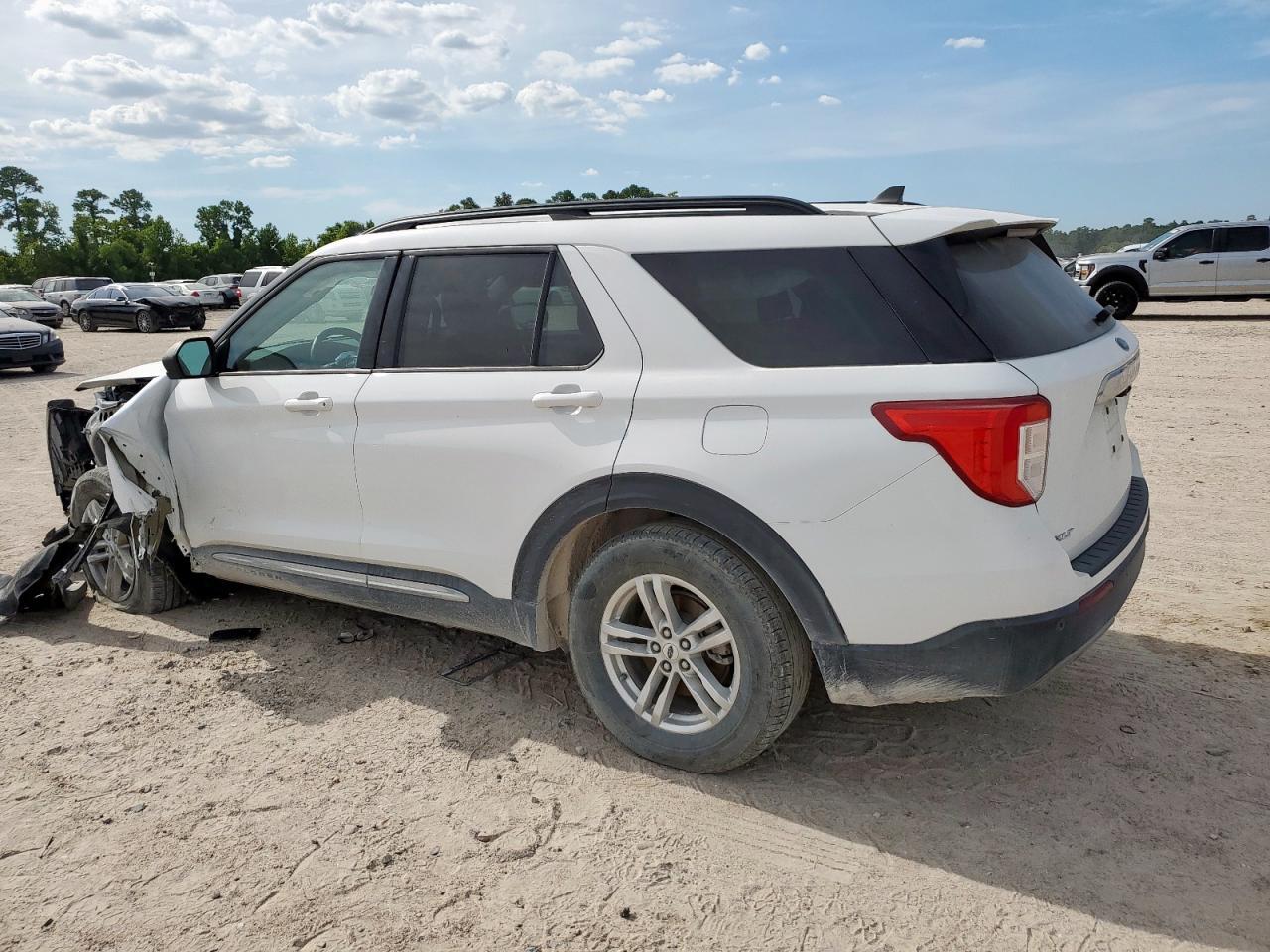 2022 Ford Explorer Xlt - Фото 2