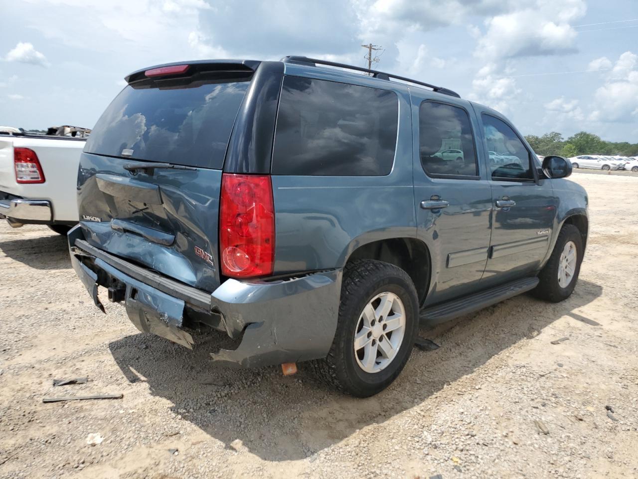 2009 GMC Yukon Sle - Image 3