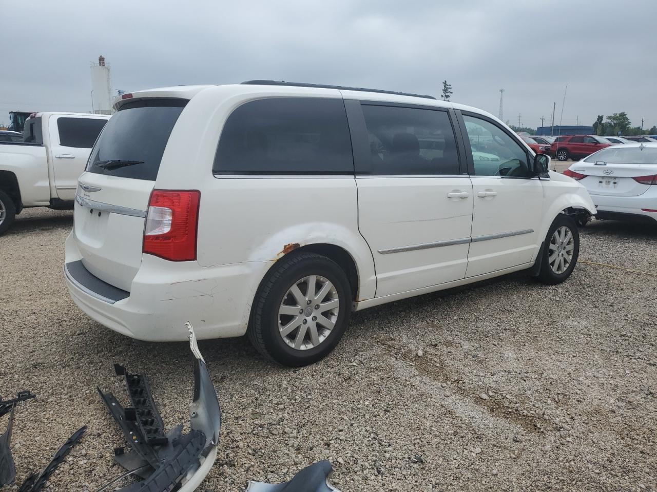 2012 Chrysler Town & Country Touring - Image 3