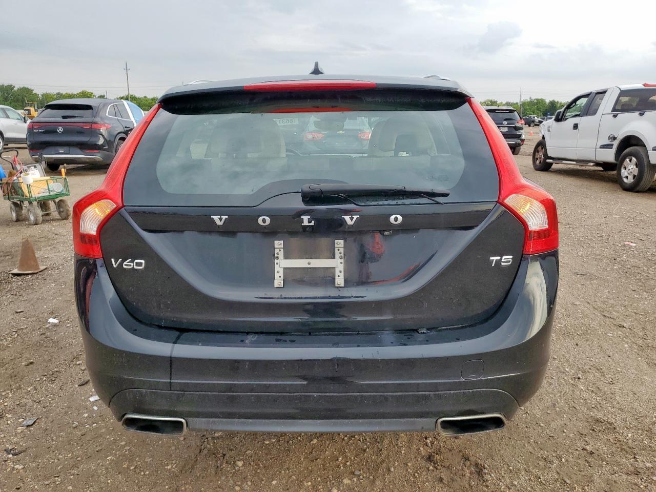 2017 Volvo V60 T5 Premier - Фото 6