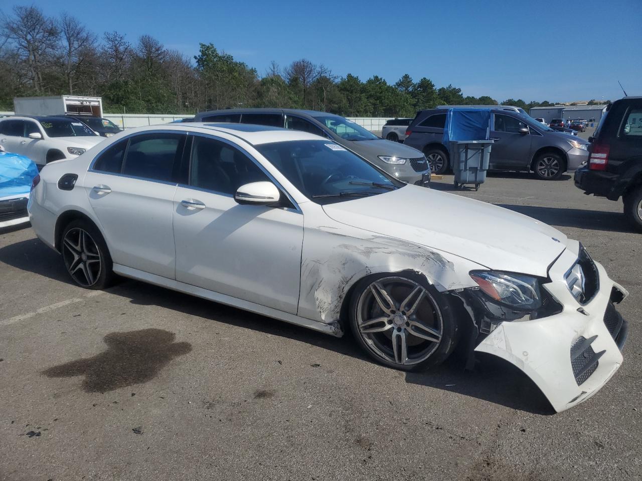 2017 Mercedes-Benz E 300 4Matic - Фото 4