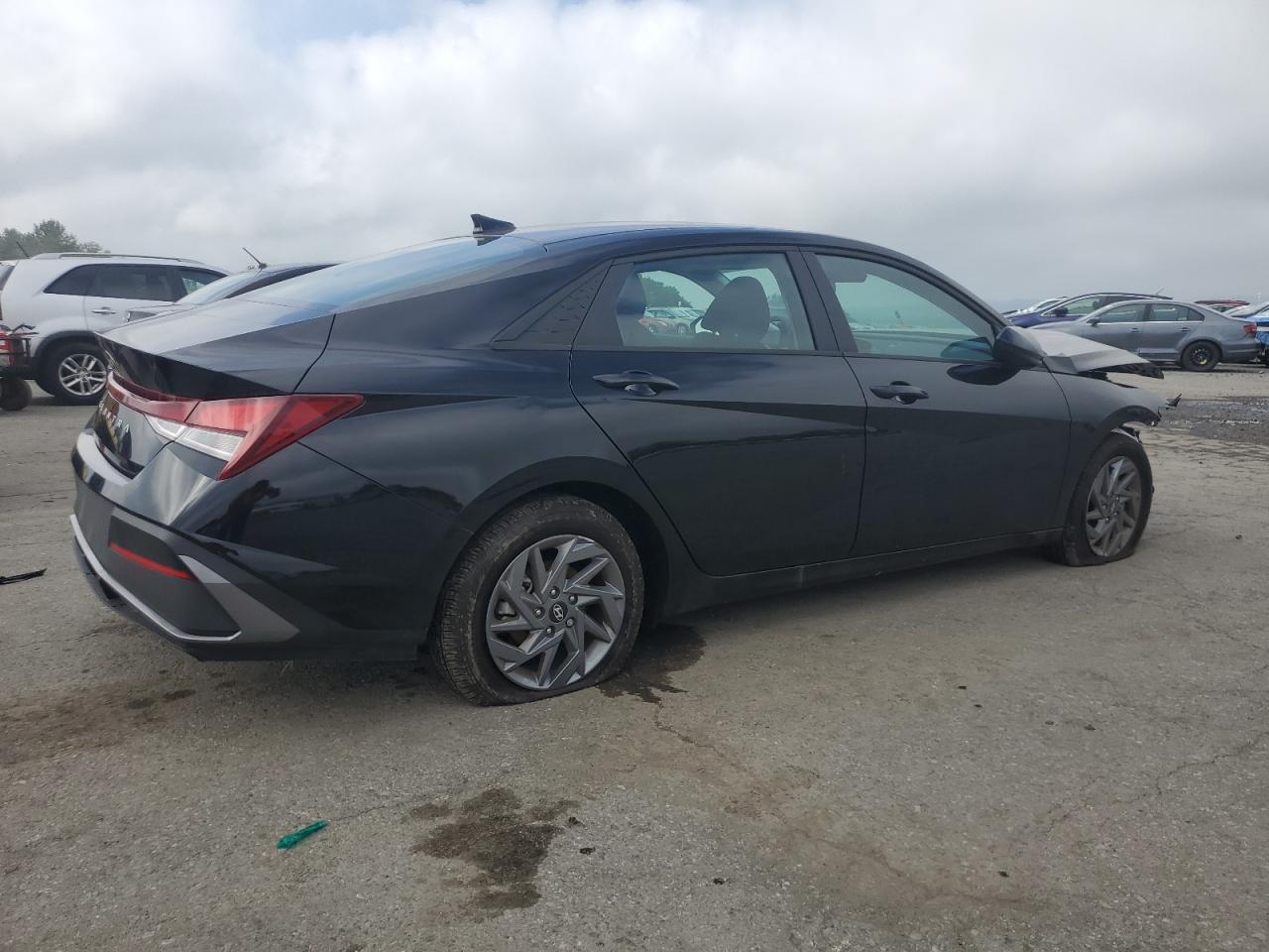 2024 Hyundai Elantra Sel - Фото 3