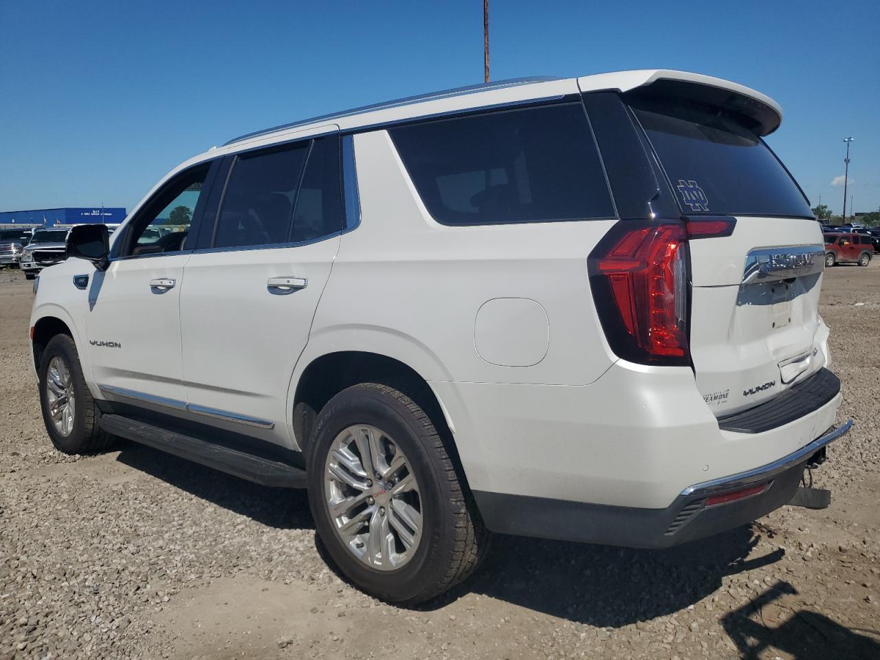 2023 GMC Yukon Slt - Фото 2