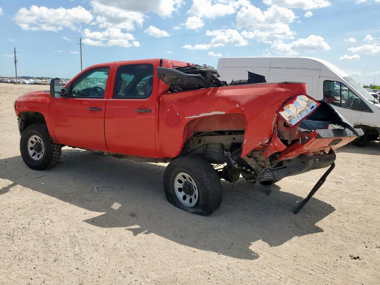 2010 Chevrolet Silverado C1500 - Image 2