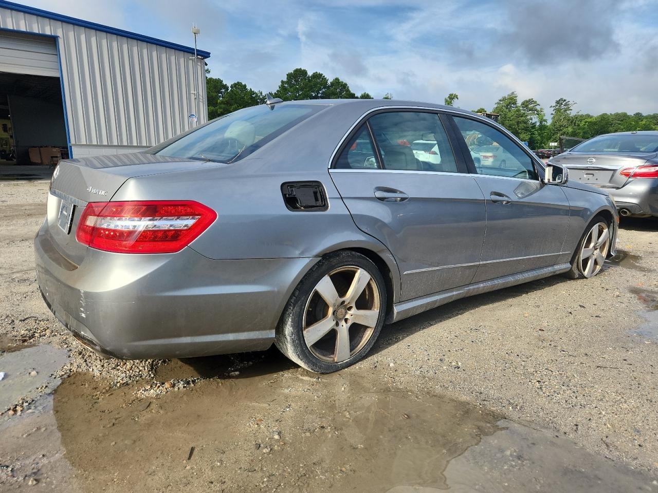 2010 Mercedes-Benz E 350 4Matic - Фото 3