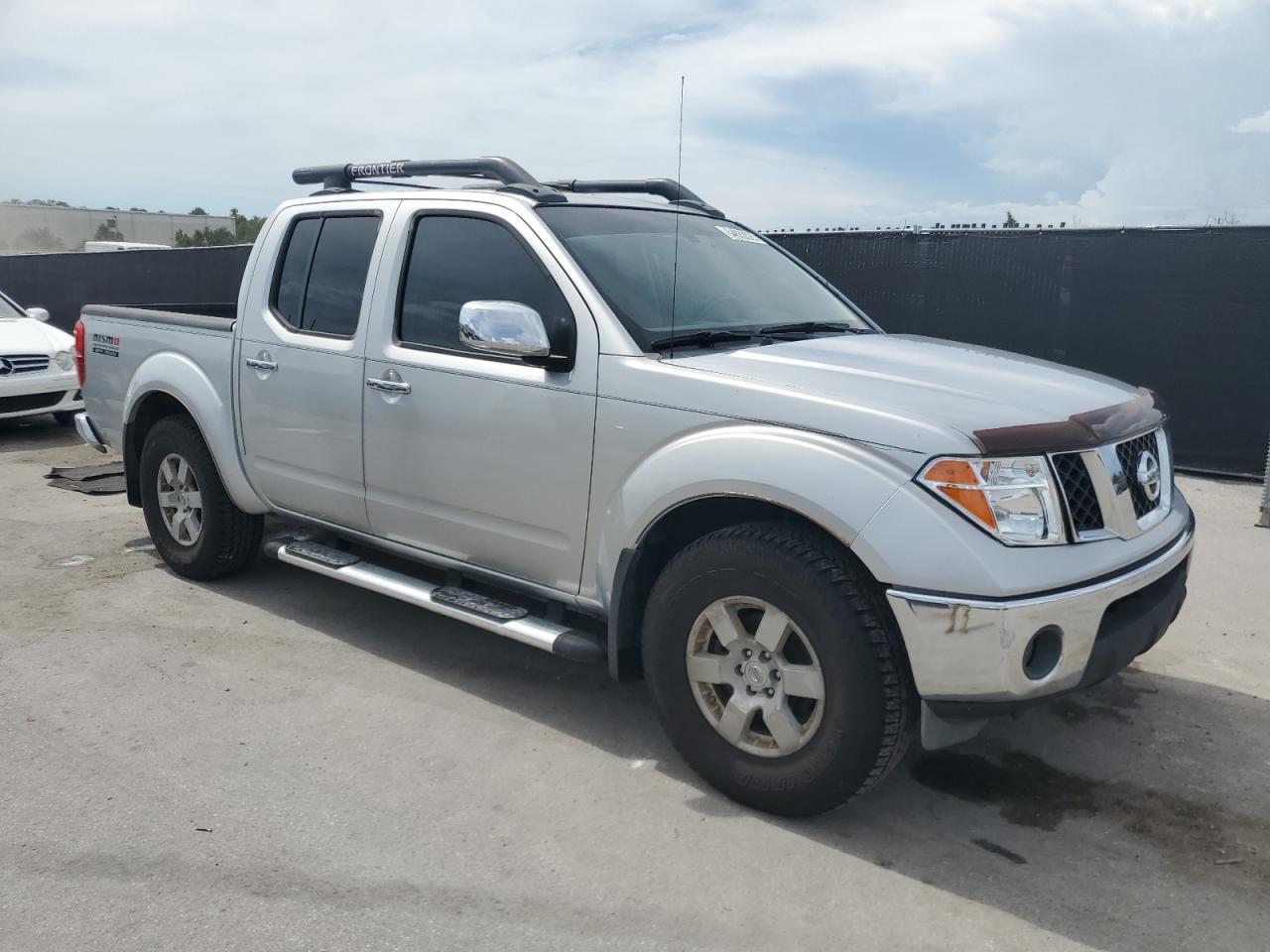 2005 Nissan Frontier Crew Cab Le - Image 4