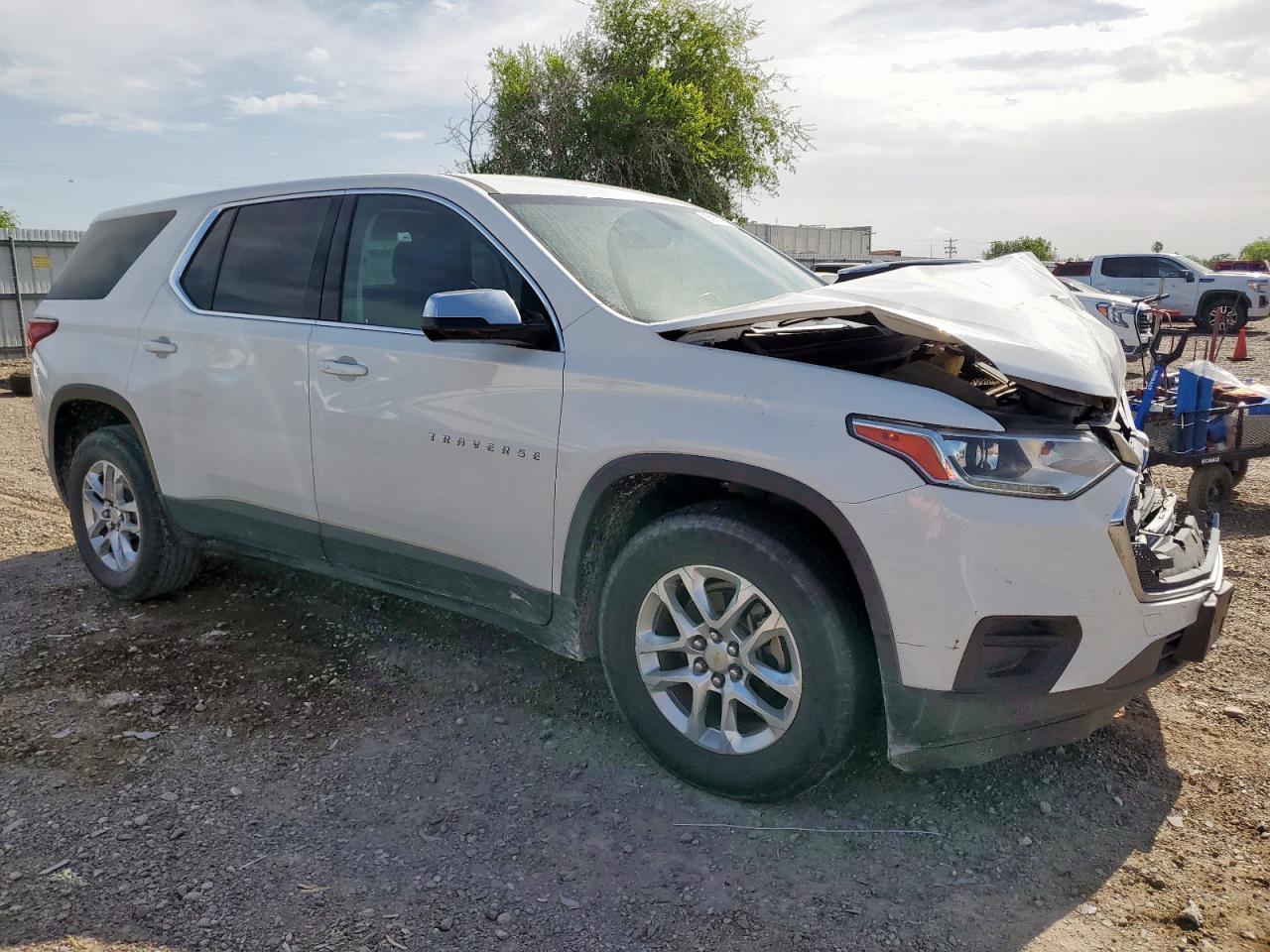2018 Chevrolet Traverse Ls - Фото 4