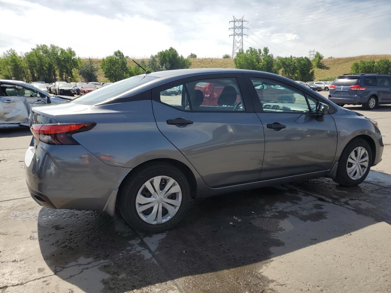 2021 Nissan Versa S - Фото 3