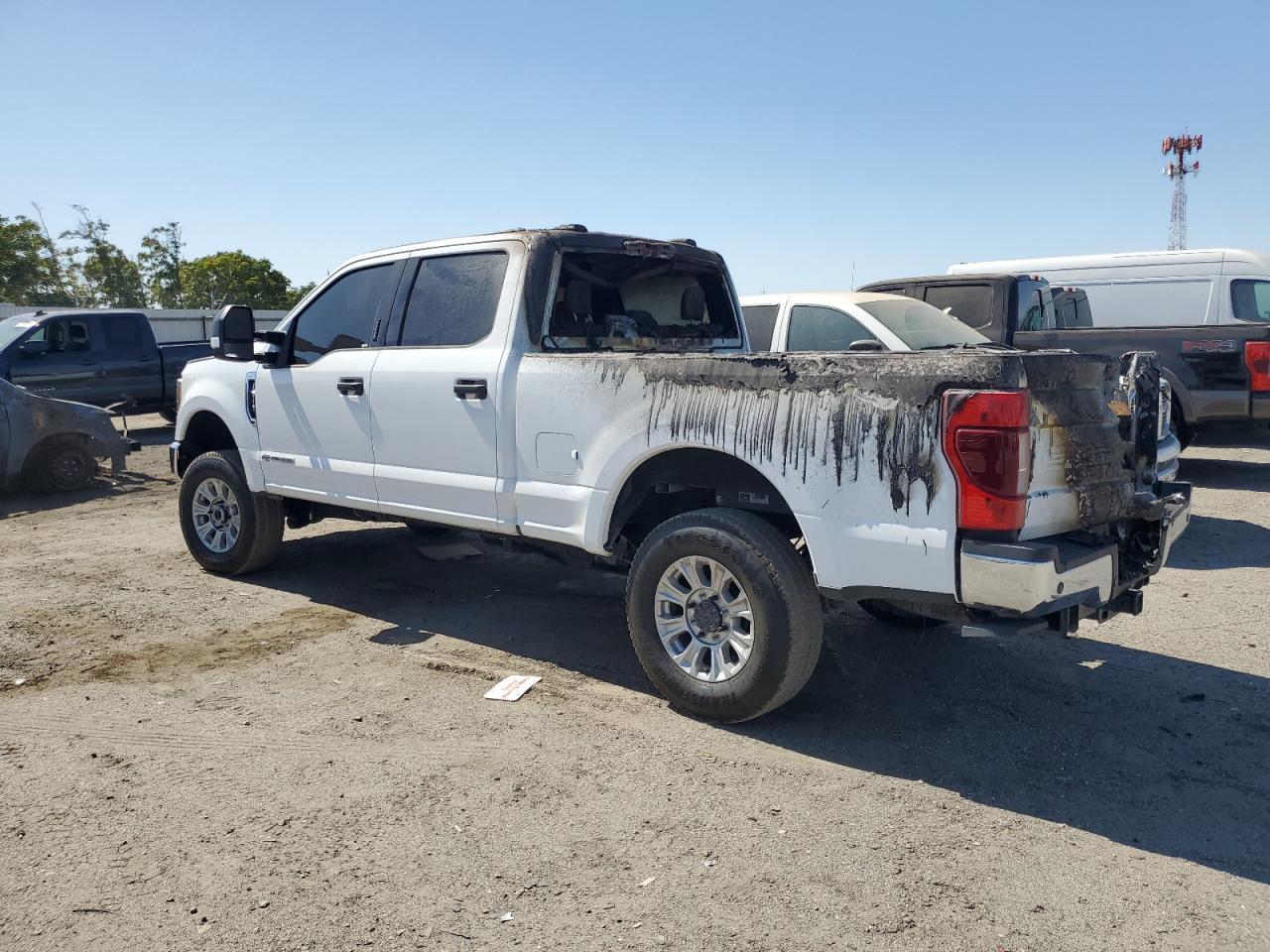 2022 Ford F250 Super Duty - Image 2