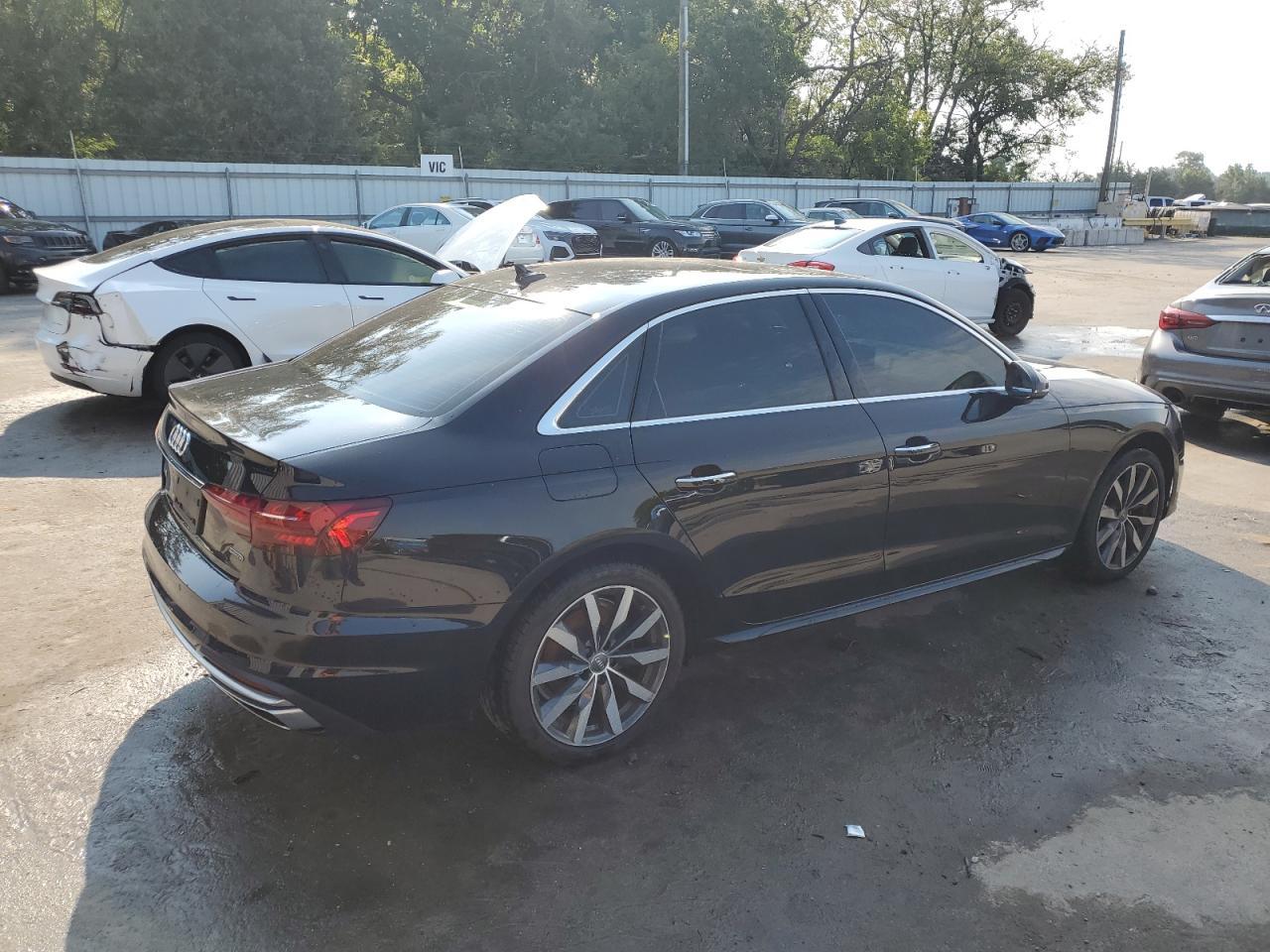 2021 Audi A4 Premium Plus 40 - Фото 3