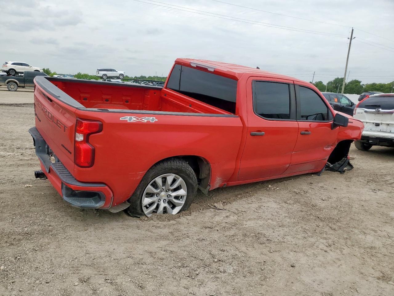 2021 Chevrolet Silverado K1500 Custom - Фото 3