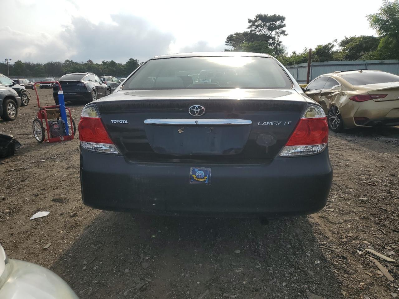 2005 Toyota Camry Le - Фото 6