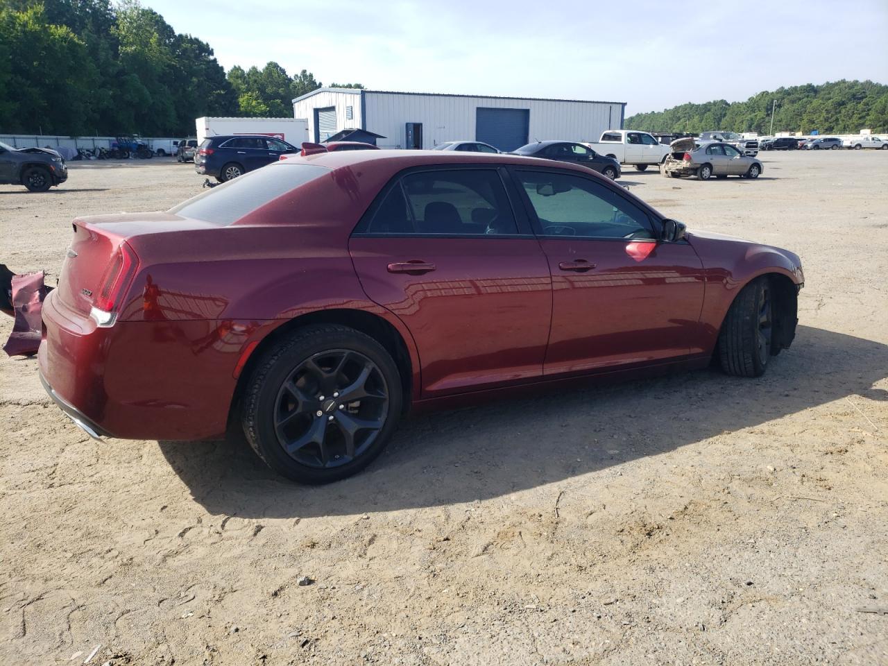 2022 Chrysler 300 Touring - Фото 3