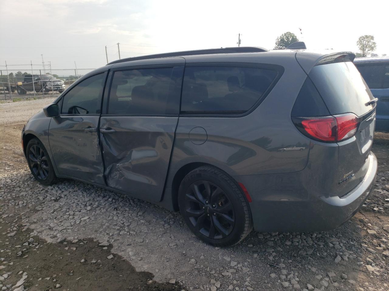 2020 Chrysler Pacifica Touring L Plus - Фото 2
