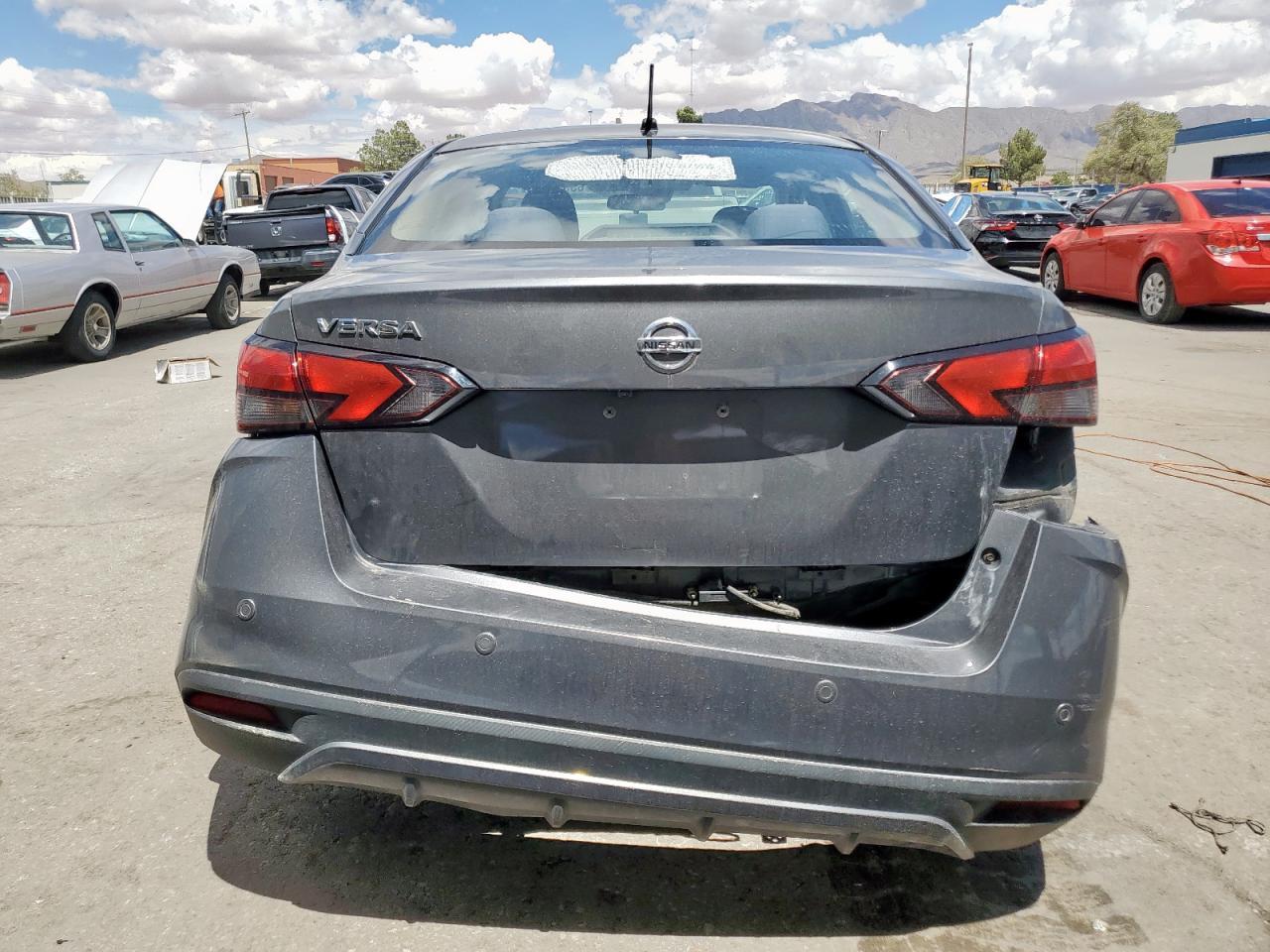 2020 Nissan Versa S - Image 6