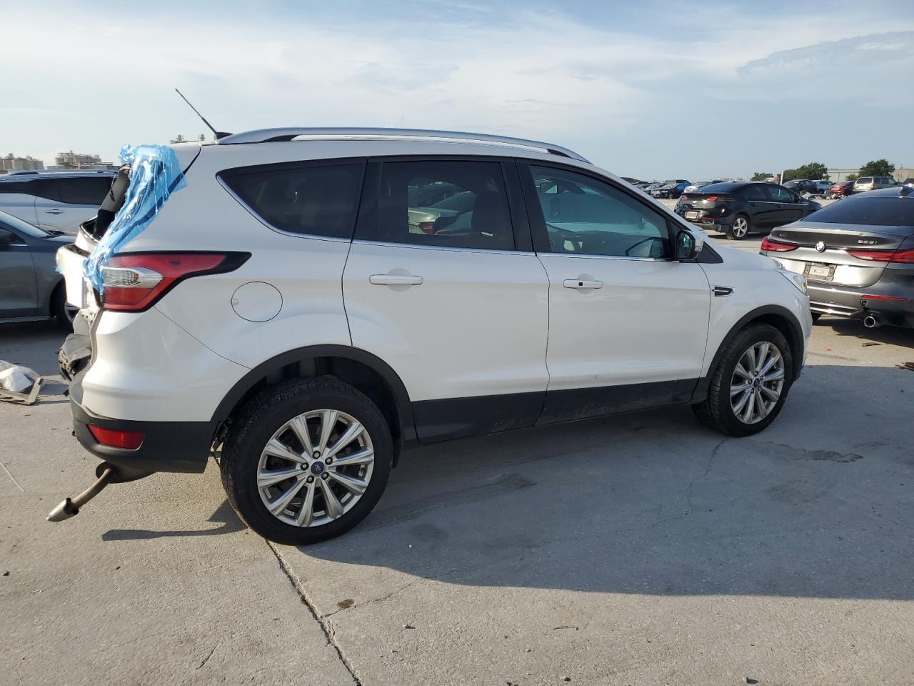 2017 Ford Escape Titanium - Фото 3