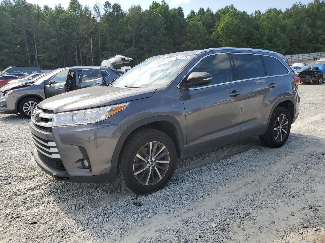 2019 Toyota Highlander Se