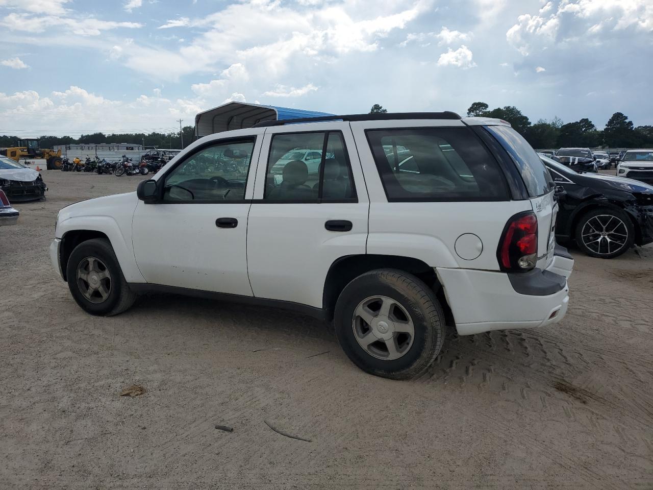 2006 Chevrolet Trailblazer Ls - Image 2