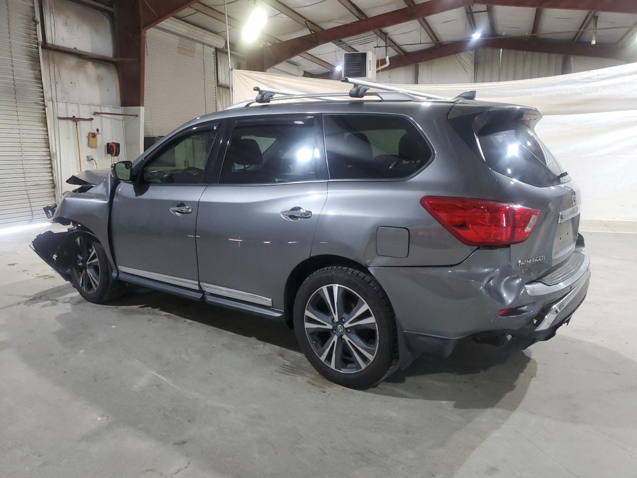 2020 Nissan Pathfinder Platinum - Фото 2