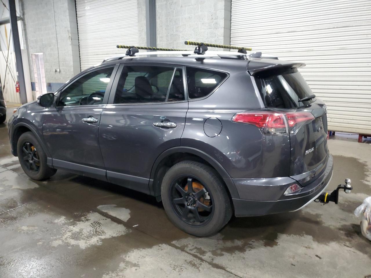 2016 Toyota Rav4 Limited - Фото 2