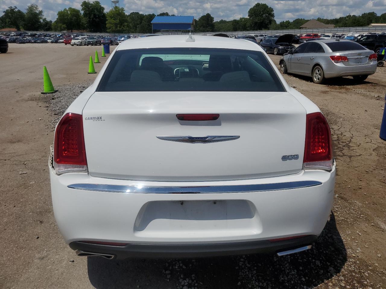 2020 Chrysler 300 Touring - Image 6