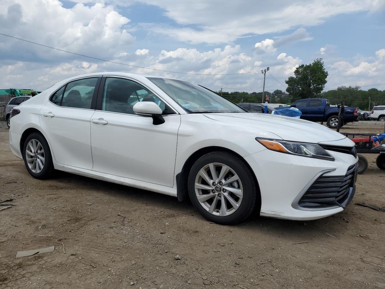 2023 Toyota Camry Le - Фото 4