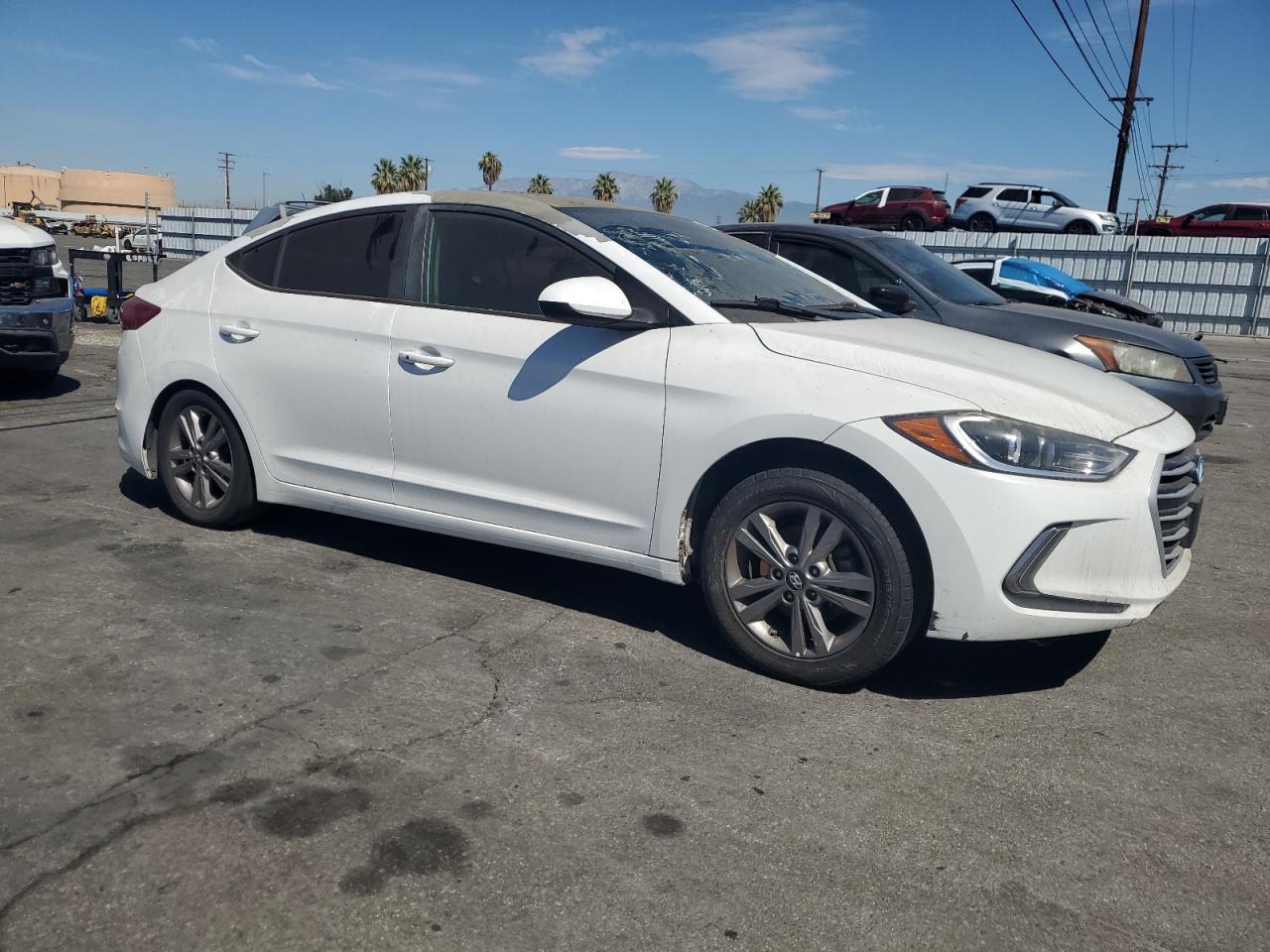 2017 Hyundai Elantra Se - Image 4