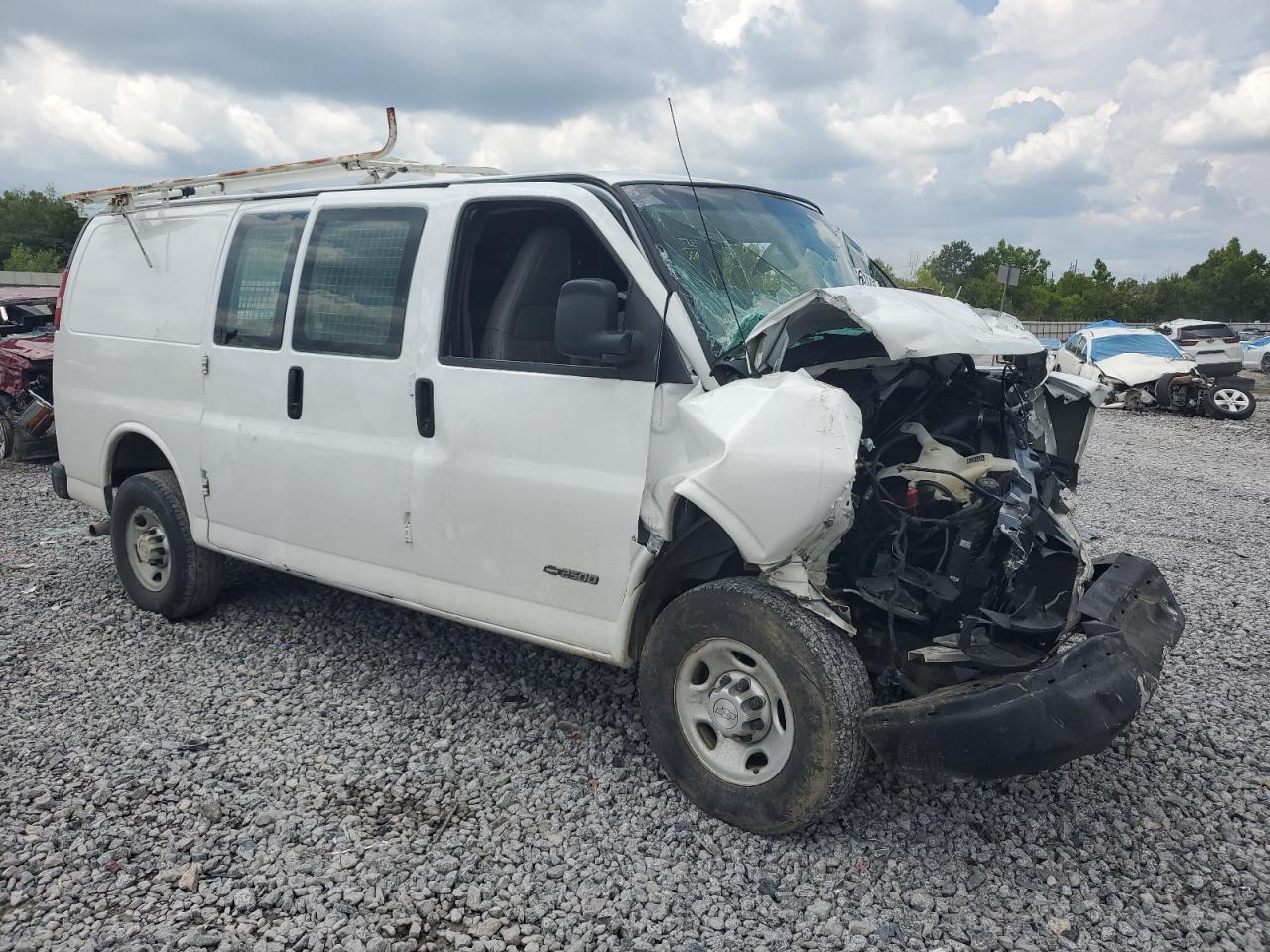 2017 Chevrolet Express G2500 - Фото 4