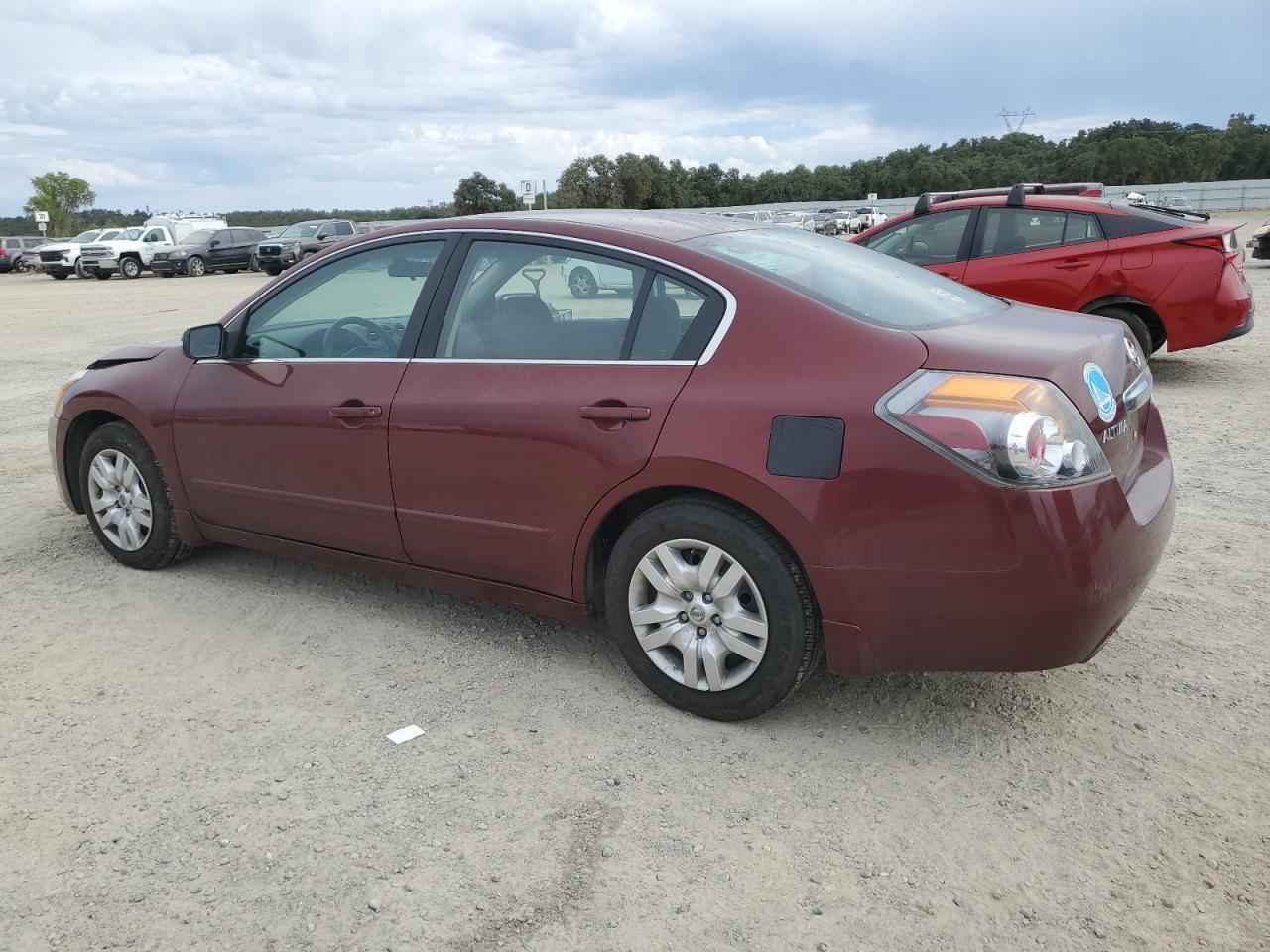 2011 Nissan Altima Base - Image 2
