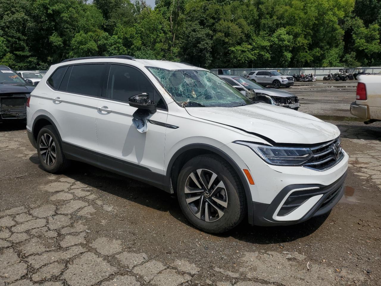 2022 Volkswagen Tiguan S - Фото 4