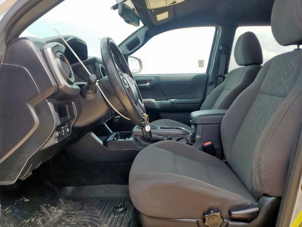 2017 Toyota Tacoma Double Cab - Image 7