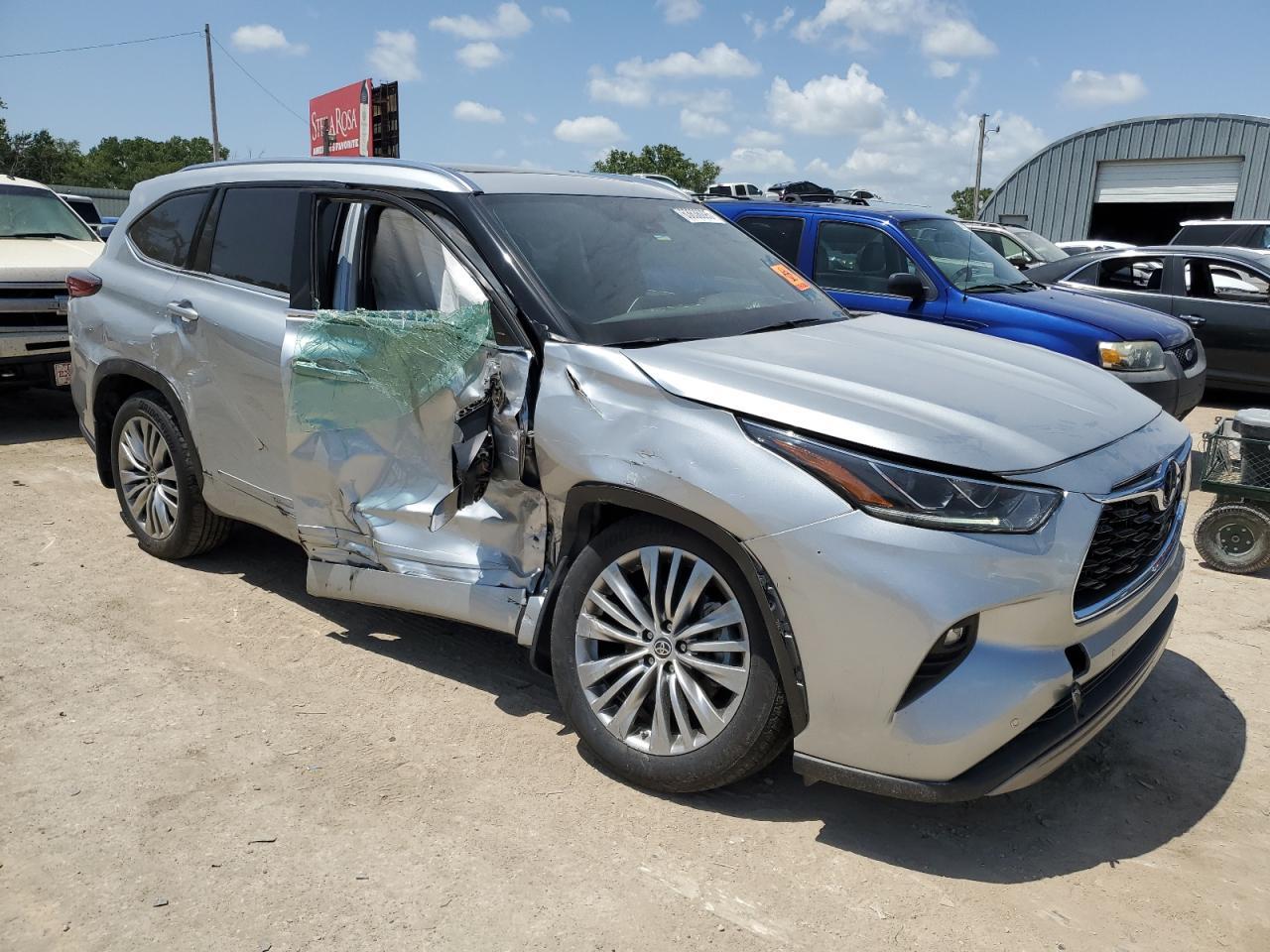 2022 Toyota Highlander Platinum - Фото 4