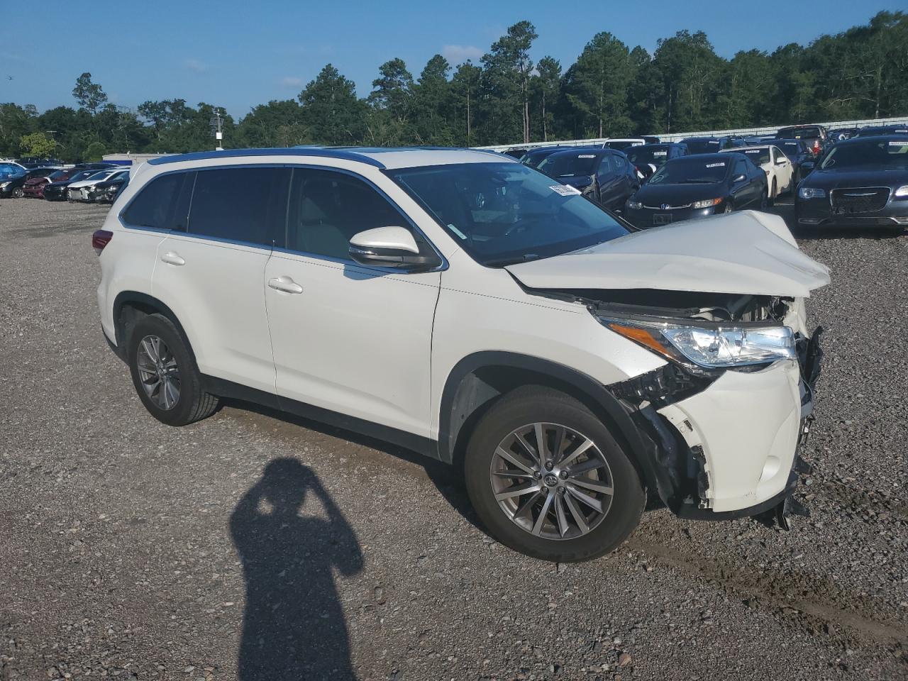 2019 Toyota Highlander Se - Image 4