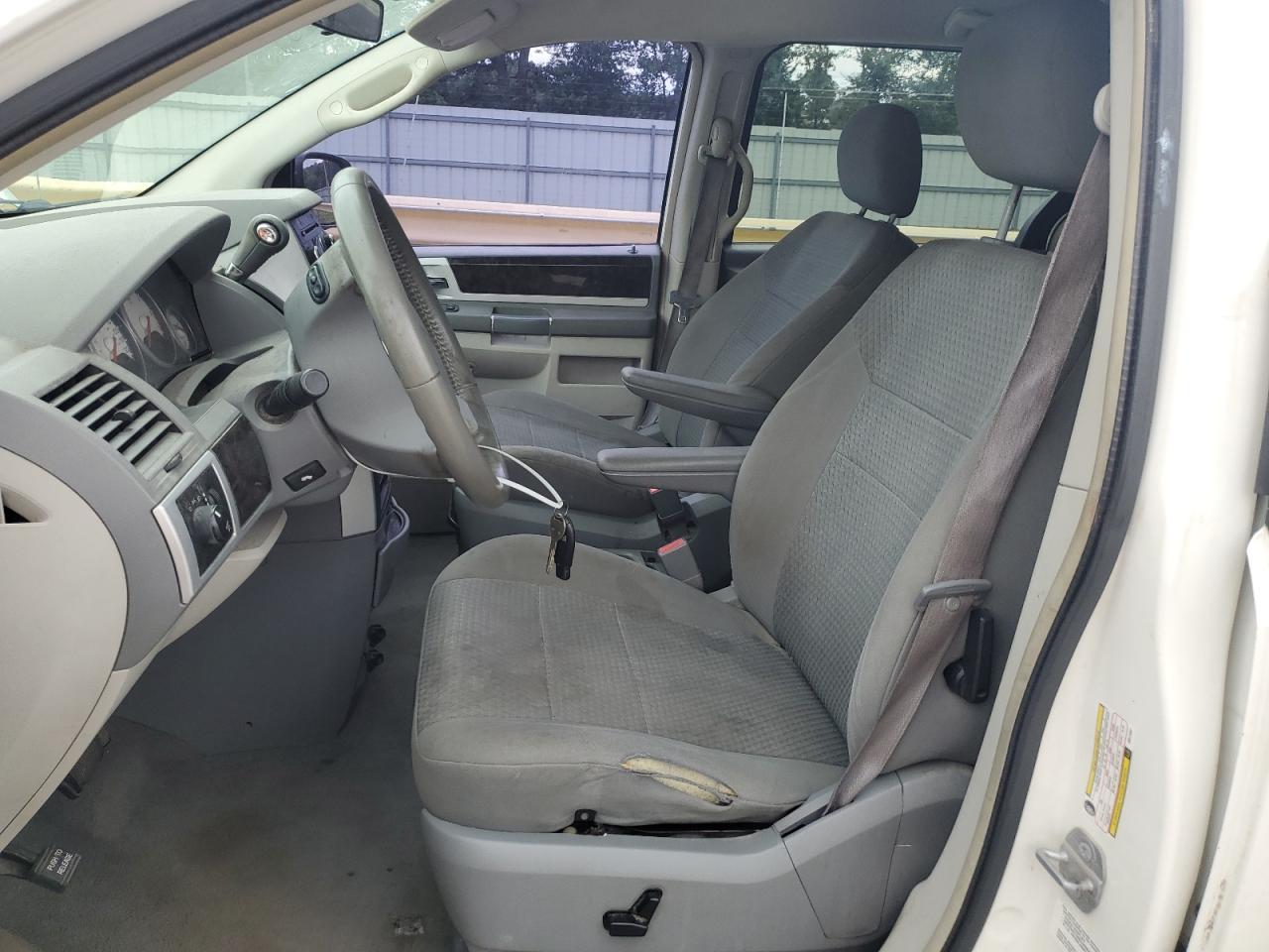 2010 Dodge Grand Caravan Sxt - Image 7