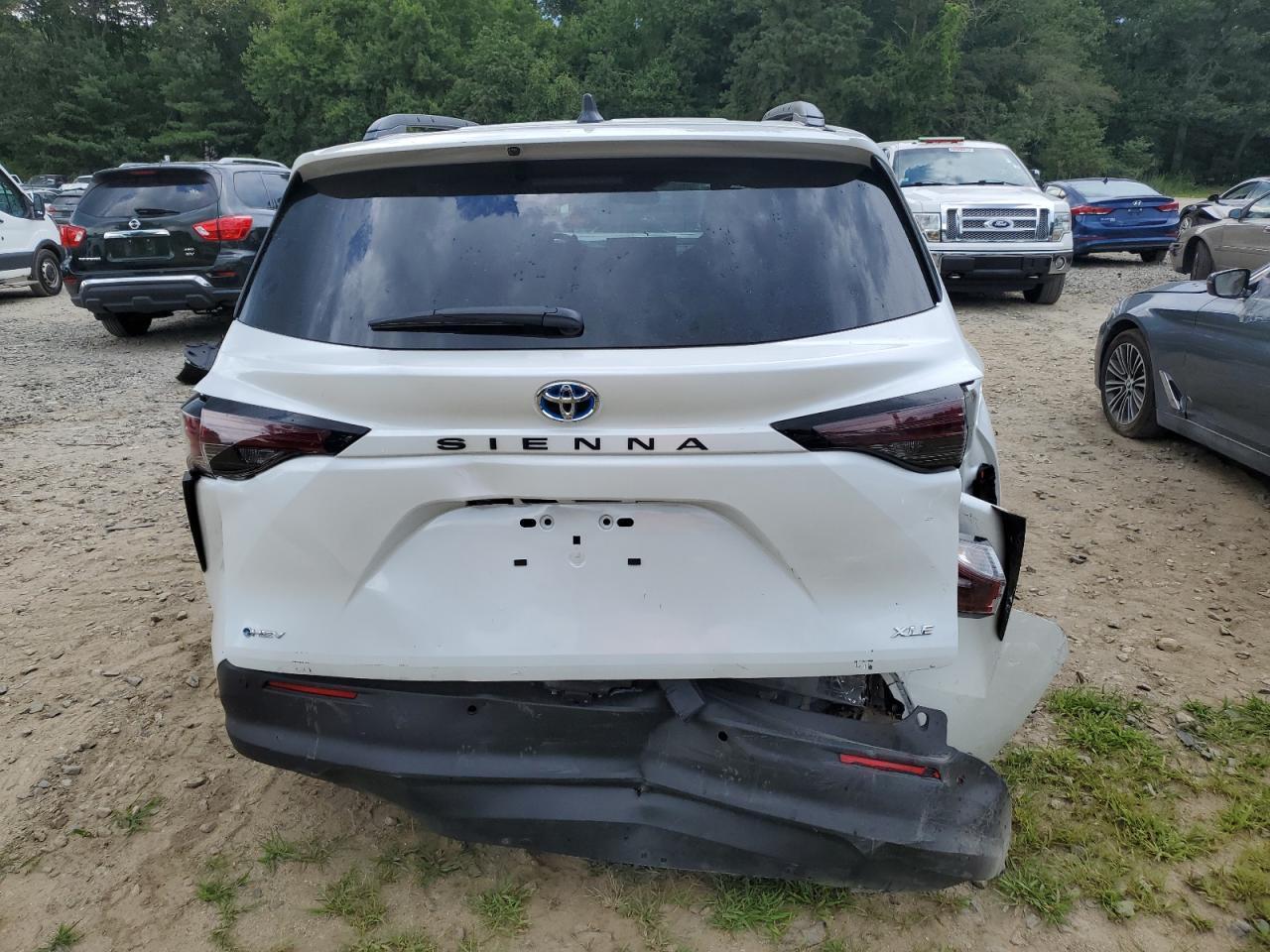 2025 Toyota Sienna Xle - Фото 6