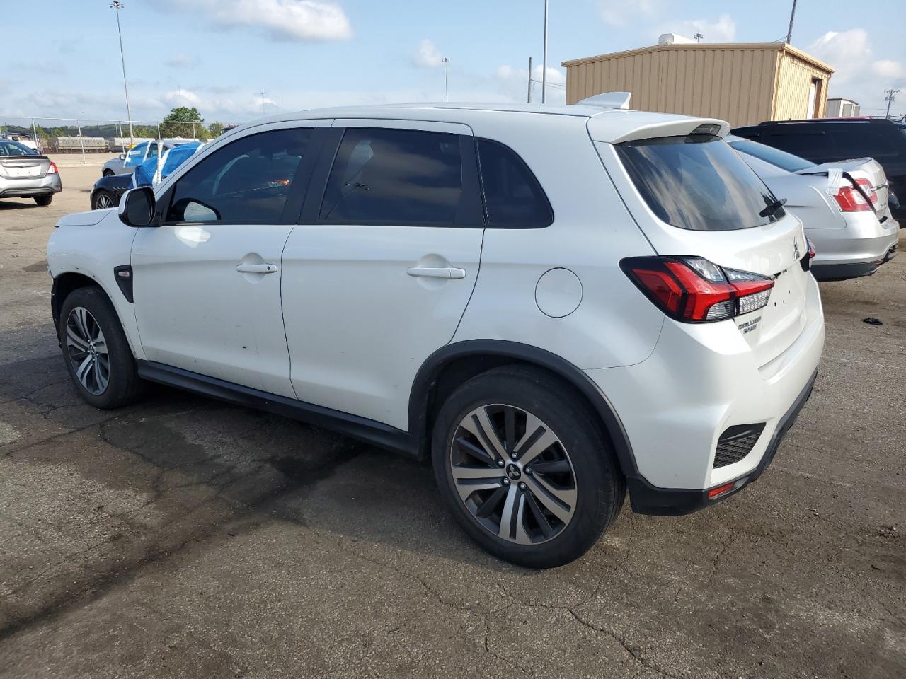 2020 Mitsubishi Outlander Sport Es - Фото 2
