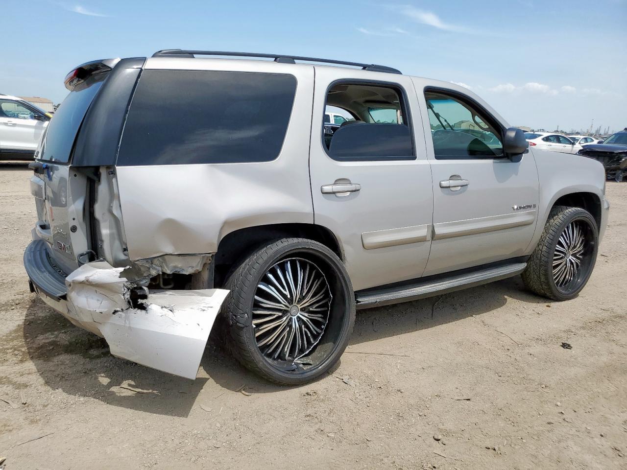 2009 GMC Yukon Sle - Image 3